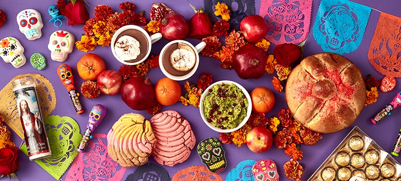Day of the Dead Altar (Ofrenda de Día de Muertos) Day of the Dead Altar (Ofrenda de Día de Muertos)